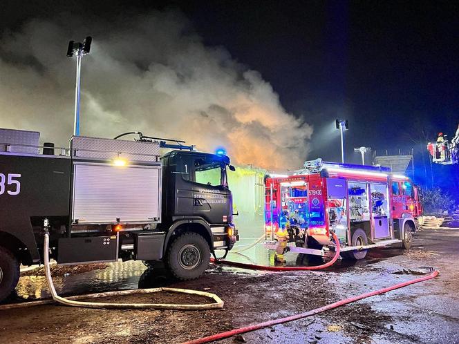 Ogromny pożar w Tucznie.  Na miejscu pracowało 31 zastępów straży pożarnej!