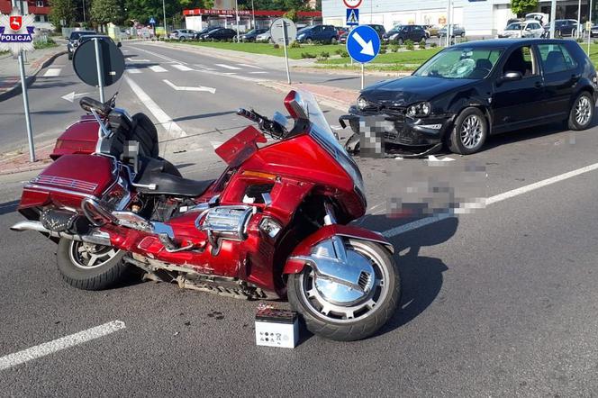 Wypadek w Zamościu. Motocykl zderzył się z osobówką