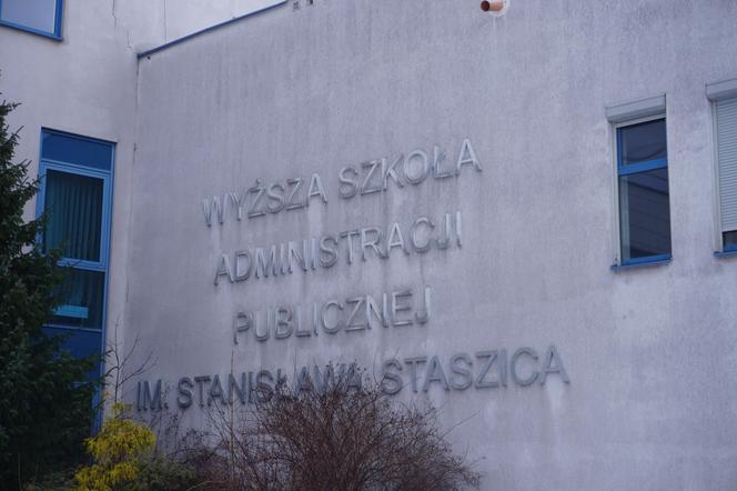 Kiedyś popularna uczelnia w Białymstoku. Dziś budynek widmo