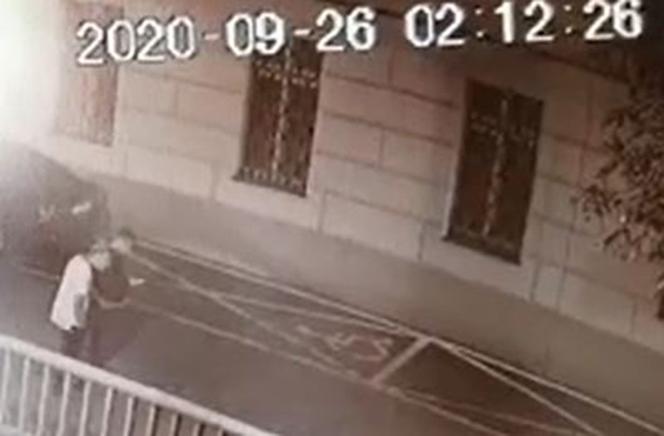 Zaginiony Maciej wychodzi z klubu 