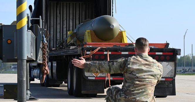 Amerykańskie bomby GBU-57
