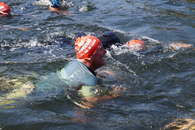 Upał, emocje i wielka woda w centrum Bydgoszczy. Ponad 400 osób wystartowało w "Wodzie Bydgoskiej"