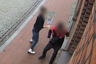 Wyszedł z komisariatu w Chełmży i runął na chodnik. Bohaterowie ruszyli mu na ratunek 