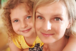 Choroba 6-letniej gwiazdy M jak miłość. Hania Nowosielska i jej mama ujawniły co się dzieje - ZDJĘCIA