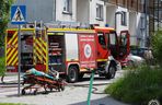 Pożar i wybuchy w mieszkaniu bloku w Tychach