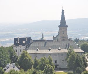 Turyści w Nowej Słupi i na Świętym Krzyżu