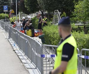 Mieszkańcy Ząbek wracają do swoich mieszkań po najpotrzebniejsze rzeczy