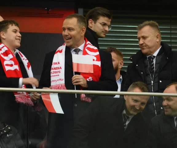 Kibice skandowali nazwisko prezydenta i obrażali Tuska