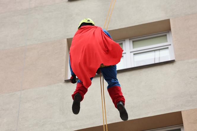 Alpiniści dla WOŚP w Lublinie. Superbohaterowie odwiedzili małych pacjentów