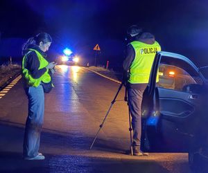 Śmiertelne potrącenie pod Sochaczewem. Kierowca BMW uciekł