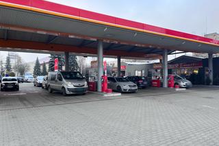 Korki przed stacjami Circle K w Gorzowie