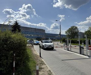 Kolizja na szpitalnym parkingu w Warszawie. Alkomat oszalał! Kierująca miała prawie 4 promile 