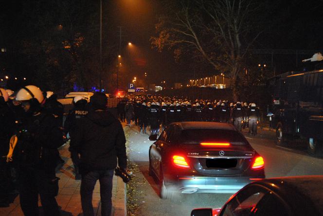 Sześciu kibiców Legii zatrzymanych przed meczem z Widzewem