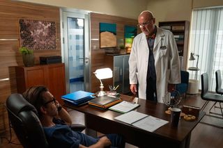 Na dobre i na złe odc. 936. Adam Markiewicz (Marcin Troński), Artur Bart (Piotr Głowacki)