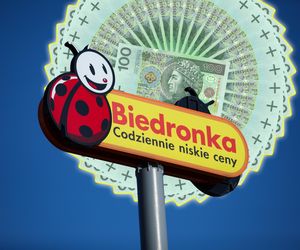 Zaskakujące zarobki w Biedronce. Wiemy, ile płaci popularna sieć sklepów w Polsce