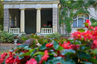 Ten zabytek na Warmii zwiedzają tysiące turystów. Jesienią wygląda magicznie!