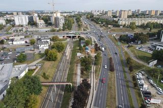 Od poniedziałku zmiany w ruchu w rejonie PST Słowiańska. Powstaje nowa droga rowerowa