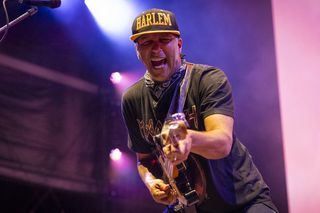 Tom Morello jest lepszym gitarzystą od Erica Claptona? Tak stwierdził magazyn Rolling Stone