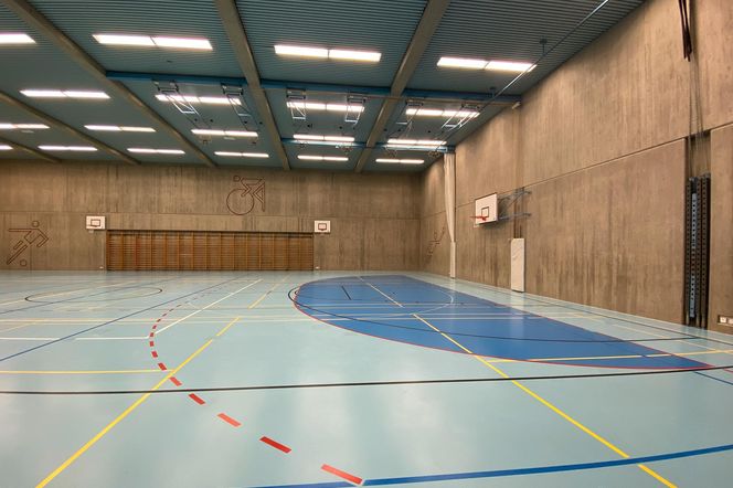 Bezpieczna i komfortowa podłoga w obiektach sportowych – klasyfikacja i właściwości