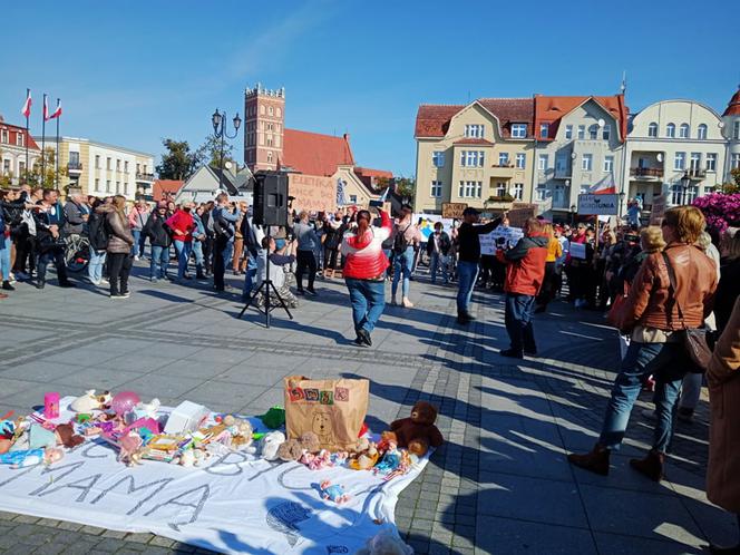 Demonstracja pod Sądem Rejonowym w Środzie Wielkopolskiej! "Elena wróć! 