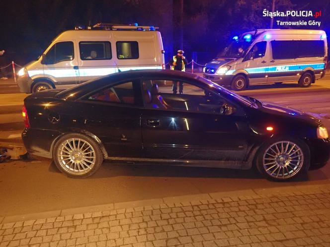Śląskie: Dwaj chłopcy na hulajnogach wjechali wprost pod nadjeżdżające auta. 9 i 14-latek trafili do szpitala [ZDJĘCIA]