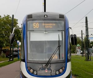 W Krakowie papież Franciszek podróżował tramwajem. Bydgoska Pesa jeździ do dziś 