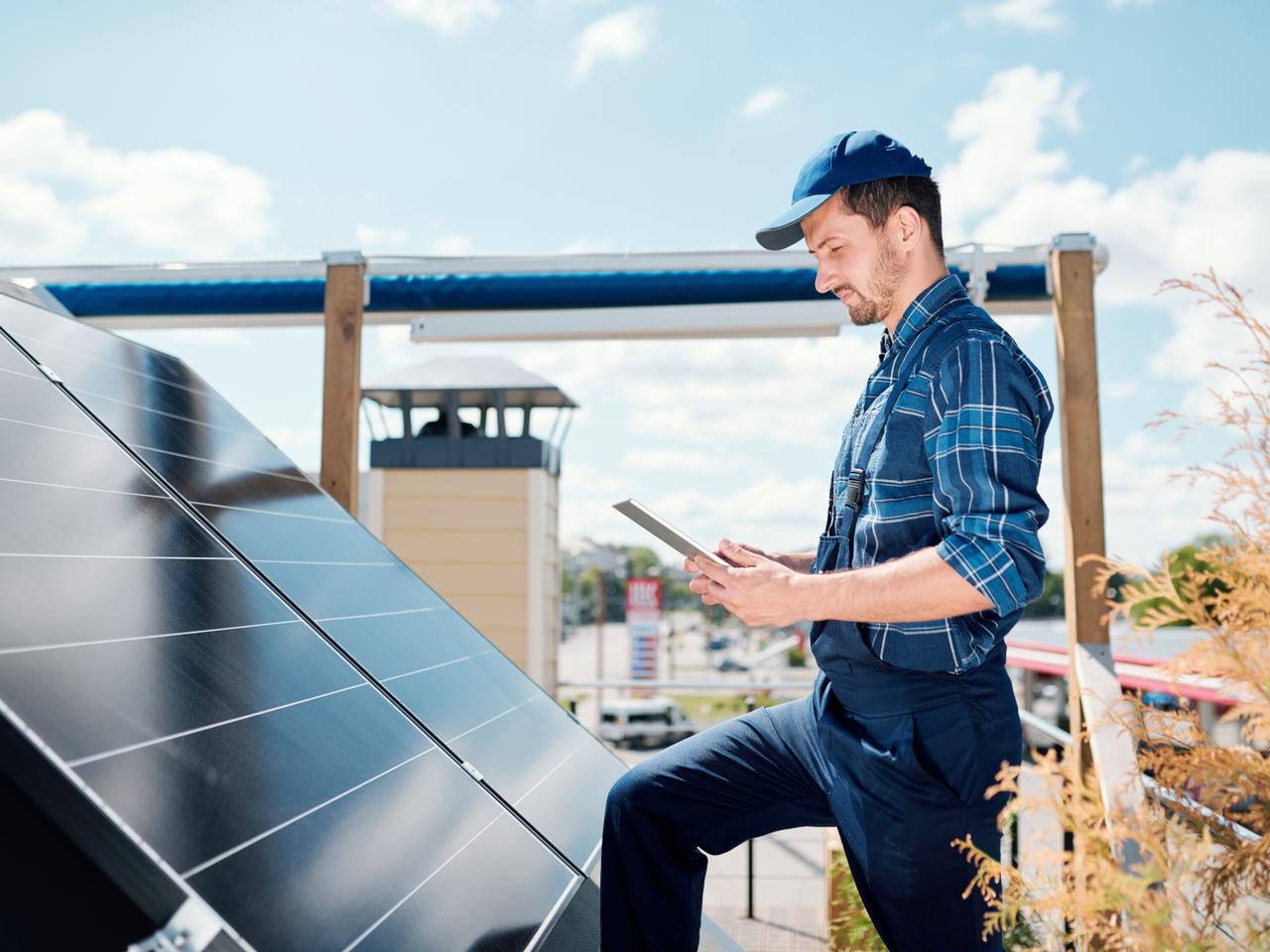 Magazyn energii do fotowoltaiki. Co warto wiedzieć o fotowoltaice z magazynem energii? Ceny, dopłaty
