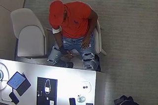 Ukradł diamentowe kolczyki i je połknął. Policja w końcu je odzyskała