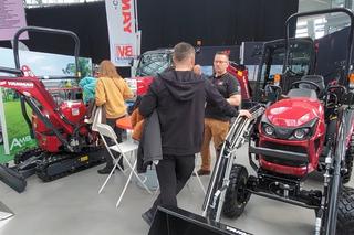 Jasionka.  Tłumy na targach aranżacji wnętrz i ogrodnictwa