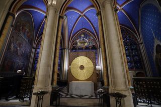 Pierwsza msza w katedrze Notre Dame