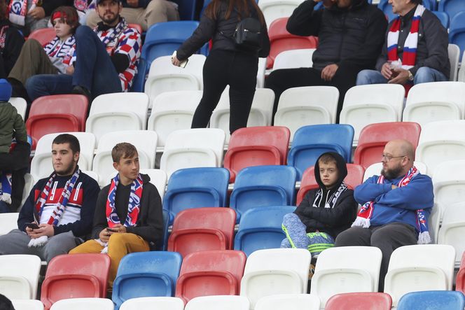 Górnik Zabrze zmierzył się z Zagłębiem Lubin. Kibice rozgrzewali piłkarzy z trybun