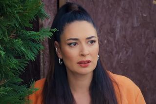 Aresztowanie Elif w serialu Miłość i nadzieja