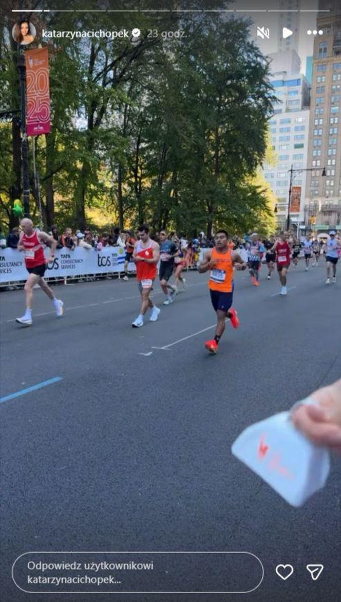 Katarzyna cichopek dopinguje męża na Maratonie Nowojorskim