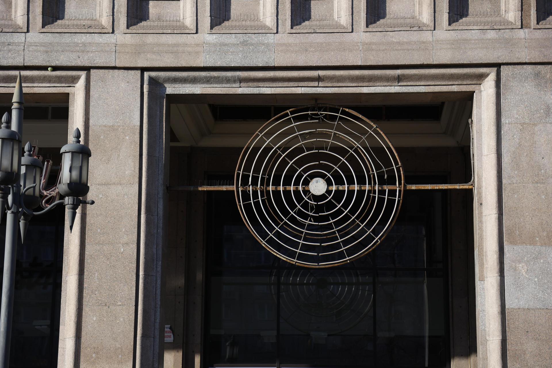 Warszawskie neony z PRL-u - zobacz zdjęcia iluminacji i sprawdź, gdzie je znaleźć