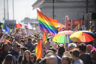Biedroń zaprasza na Paradę Równości 2021 w Warszawie. Znów banda gołodupców będzie paradowała ulicami