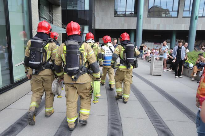 Dym na 52. piętrze Sky Tower we Wrocławiu. Ewakuowano tysiąc osób