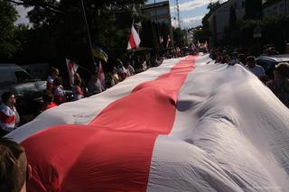 Białorusini przeszli przez centrum miasta. To protest przeciwko reżimowi Łukaszenki