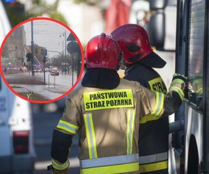 Silny wiatr w Łodzi. Z czym zmagają się strażacy? „Drzewo przewróciło się na garaże”
