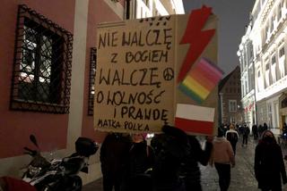 Protest przeciwko kardynałowi Stanisławowi Dziwiszowi w Krakowie
