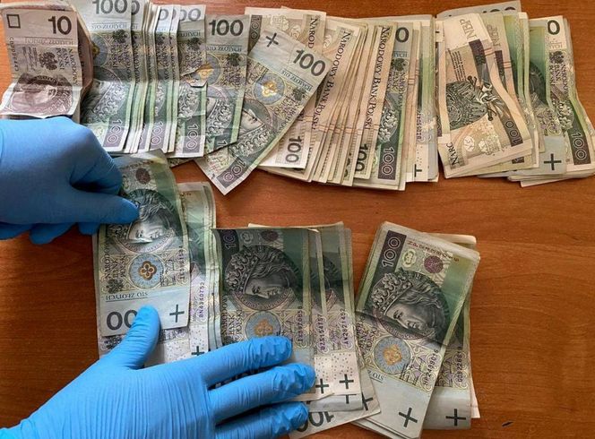 Atak na dworcu w Bydgoszczy. Łupem sprawców padły pieniądze i biżuteria