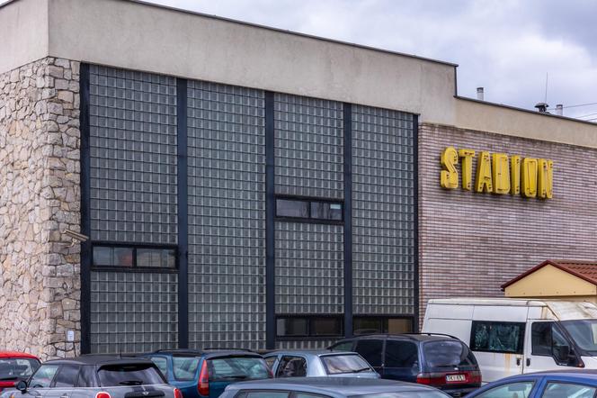 Warszawa Stadion PKP - zdjęcia stacji w kształcie łupiny orzecha