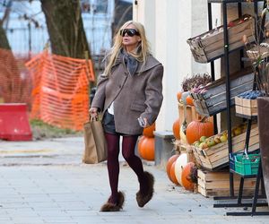 Monika Olejnik w butach wiewiórkach