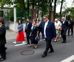 Korowód dożynkowy w Kostuchnie
