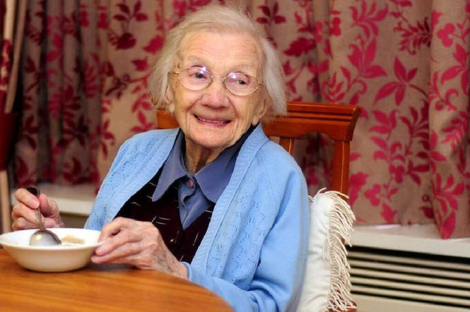 Kobieta przez całe życie unikała mężczyzn jak ognia. Dożyła 109 lat. To sekret jej długowieczności