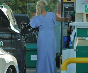 Małgorzata Kożuchowska jeździ autem za pół miliona w obcasach