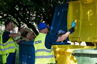 EkoDozorcy pomagają mieszkańcom segregować śmieci