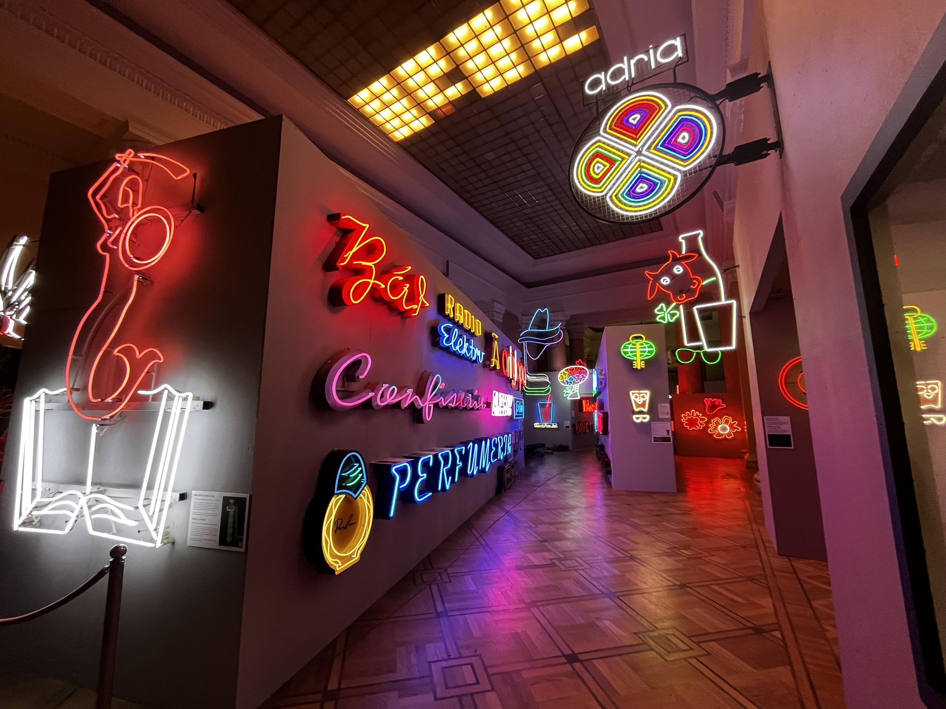 Muzeum Neonów w Pałacu Kultury i Nauki