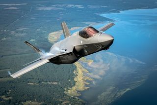 Włochy planują zainwestować w więcej samolotów. Chcą kupić F-35 i Eurofightery 