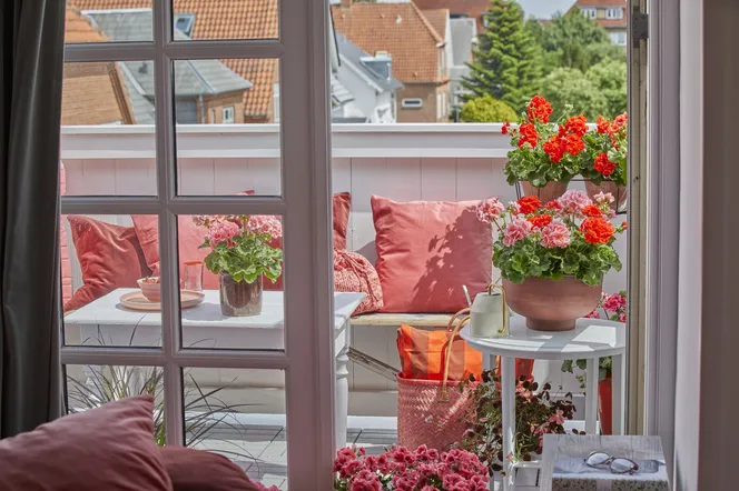 Wiosenne porządki na balkonie. Jak przygotować balkon na nowy sezon?
