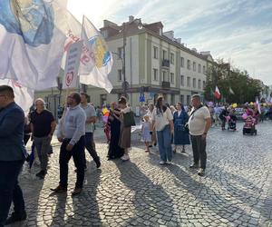 13. Marsz dla Życia i Rodziny zgromadził tłumy na ulicach Białegostoku [ZDJĘCIA]